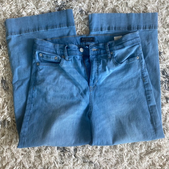 Banana Republic wide leg crop Jean light wash - Picture 5 of 5